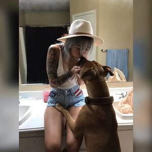 Meet your Posher, Krystal